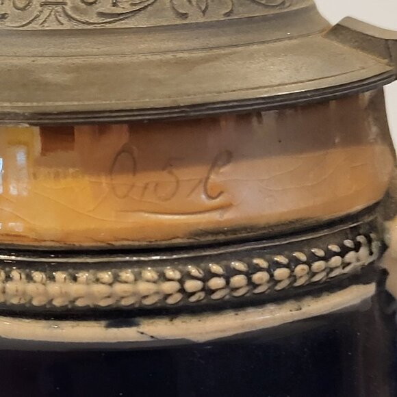 Vintage German Beer Stein Pewter Lid 8.5 in Tall Hand Painted Couple 0.5 L - Picture 10 of 16